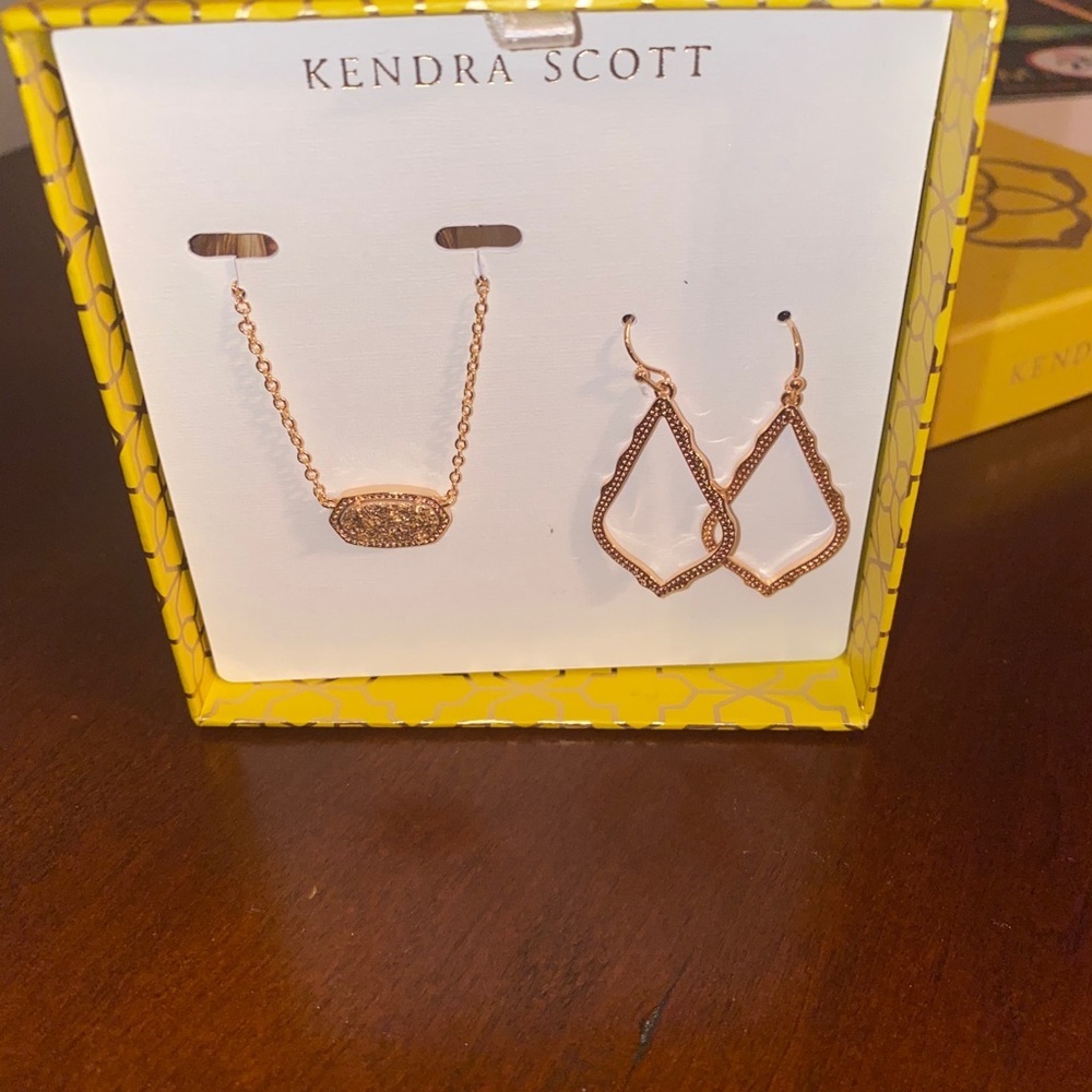 Kendra Scott Exclusive Necklace and Earring Set - Picture 2 of 6